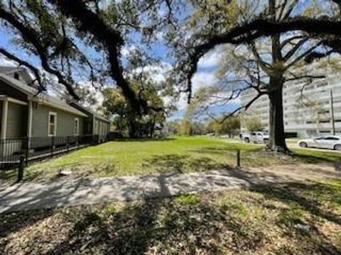 Photo of 932 Government Street, Mobile, AL 36604 (MLS # 7762371)