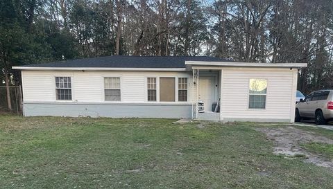 Photo of 1607 E Faure Drive, Mobile, AL 36605 (MLS # 7732907)