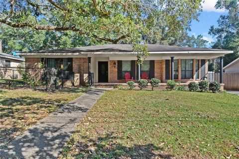 Photo of 2705 Woodcliff Drive E, Mobile, AL 36693 (MLS # 7679560)