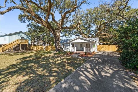 Photo of 818 Cadillac Avenue, Dauphin Island, AL 36528 (MLS # 7716548)