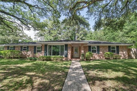 Photo of 1008 Chalet Drive W, Mobile, AL 36608 (MLS # 7601848)