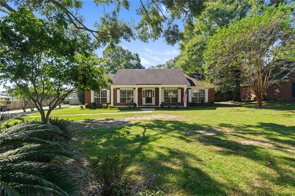 10541 HUNTERS RIDGE DR, MOBILE, AL 36695 - Image a053f741c0f953620d71d75b3fa58621/1409558958