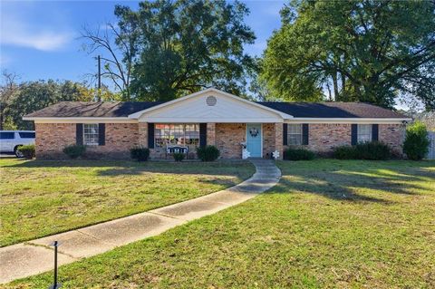 Photo of 6 Oak Avenue, Chickasaw, AL 36572 (MLS # 7690617)