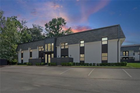 Photo of 3655 Old Shell Road #711, Mobile, AL 36608 (MLS # 7632044)