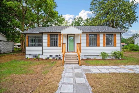 Photo of 314 Court Street, Chickasaw, AL 36611 (MLS # 7759645)