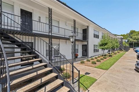 Photo of 4009 Old Shell Road #E12, Mobile, AL 36608 (MLS # 7663388)