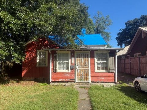 Photo of 1806 New Hamilton Street, Mobile, AL 36604 (MLS # 7697613)