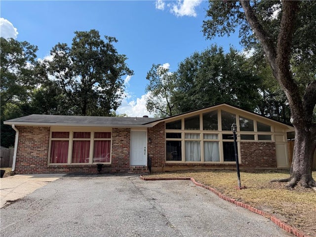 504 Heritage Court