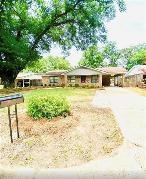 Photo of 708 Ynestra Drive, Mobile, AL 36609 (MLS # 7695652)