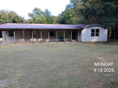 Photo of 10539 Mimosa Drive E, Irvington, AL 36544 (MLS # 7657660) Photo of 10539 Mimosa Drive E, Irvington, AL 36544 (MLS # 7657660)