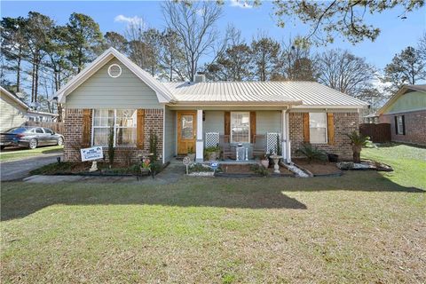 Photo of 835 Royal Woods Drive E, Mobile, AL 36608 (MLS # 7724256)