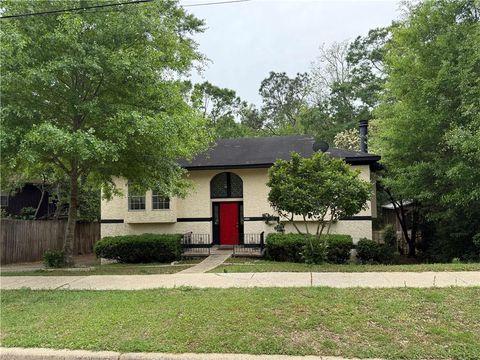 Photo of 2636 Mountbrook Drive, Mobile, AL 36693 (MLS # 7752907)