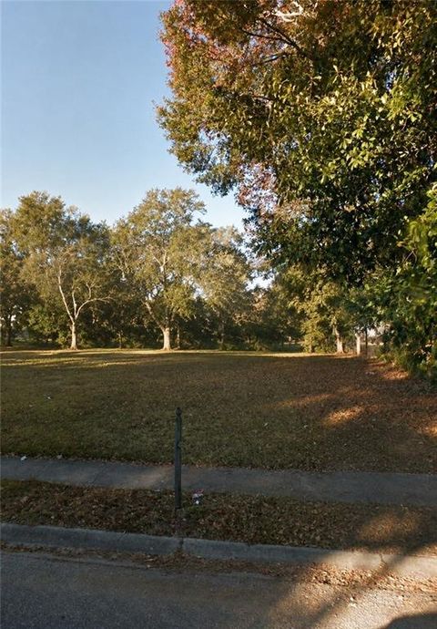 Photo of 1310 Windsor Avenue, Mobile, AL 36605 (MLS # 7769206)