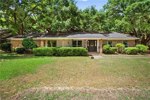 Photo of 600 Highland Woods Drive E, Mobile, AL 36608 (MLS # 7755006)