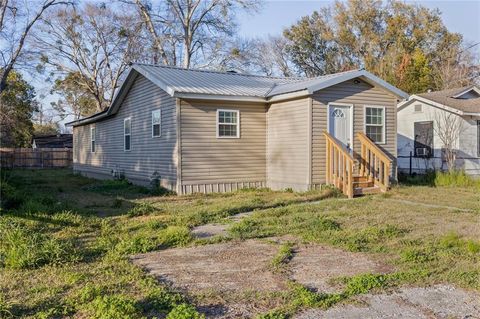 Photo of 62 11th Avenue, Chickasaw, AL 36611 (MLS # 7729010)
