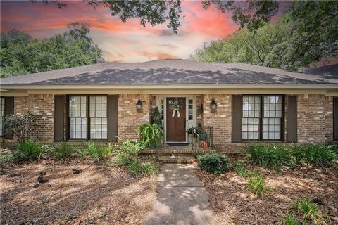 Photo of 1050 Westbury Drive, Mobile, AL 36609 (MLS # 7616237)