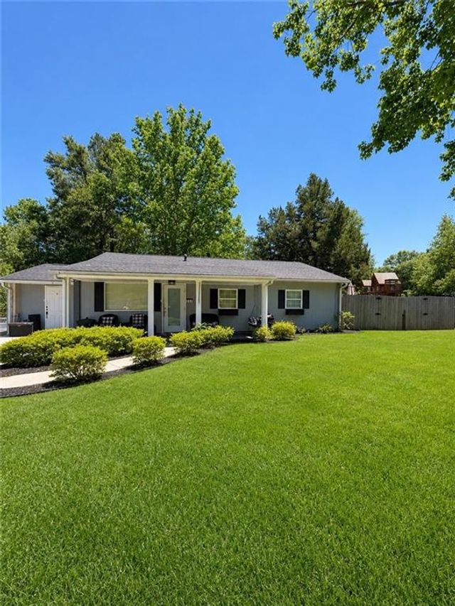 301 Evergreen Hill