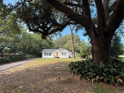 Photo of 2612 Longleaf Drive, Mobile, AL 36693 (MLS # 7511185)