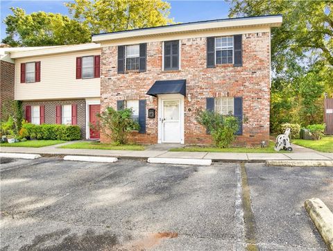 Photo of 4017 Cottage Hill Road #53, Mobile, AL 36609 (MLS # 7672217) Photo of 4017 Cottage Hill Road #53, Mobile, AL 36609 (MLS # 7672217)