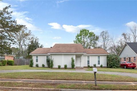 Photo of 6208 Cottage Hill Road, Mobile, AL 36609 (MLS # 7737089)