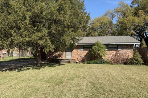 Photo of 5408 Colonial Circle N, Mobile, AL 36618 (MLS # 7738568)
