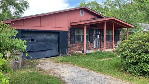 Photo of 2454 Pinetree Drive, Mobile, AL 36617 (MLS # 7744998)