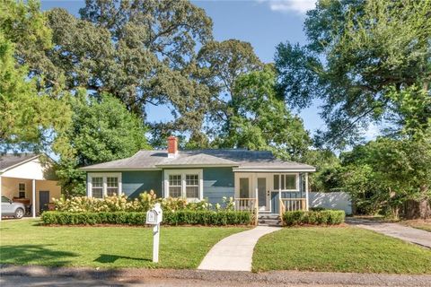 Photo of 18 Princess Anne Road, Mobile, AL 36608 (MLS # 7646268)