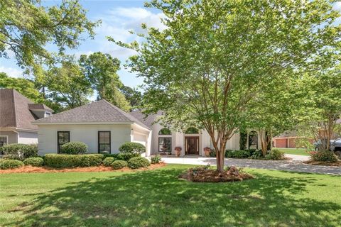 Photo of 1129 Sutherlin Court N, Mobile, AL 36609 (MLS # 7745836)