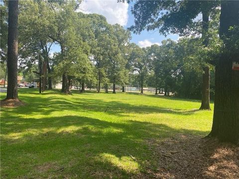 Photo of 3915 Cottage Hill Road, Mobile, AL 36693 (MLS # 7726640)