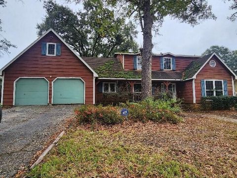 Photo of 2401 Huffman Drive E, Mobile, AL 36693 (MLS # 7691812)