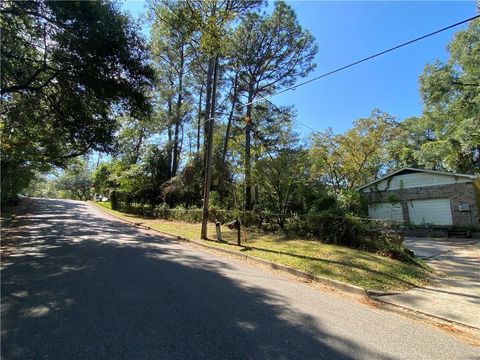 Photo of 5654 Cottage Hill Road, Mobile, AL 36609 (MLS # 7664160)