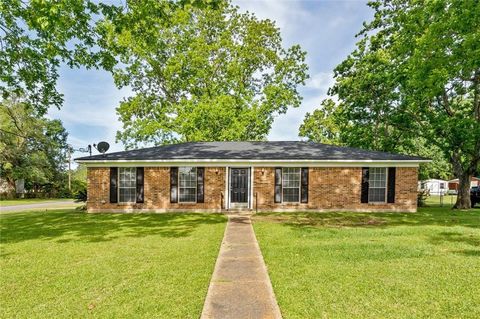 Photo of 4652 Diamond Avenue, Mobile, AL 36619 (MLS # 7518234) Photo of 4652 Diamond Avenue, Mobile, AL 36619 (MLS # 7518234)