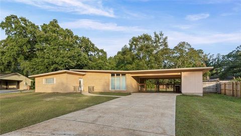 Photo of 3155 Maudelayne Drive E, Mobile, AL 36693 (MLS # 7688072)