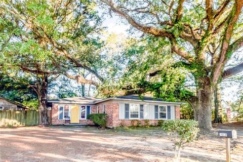 Photo of 5012 Cottage Hill Road, Mobile, AL 36609 (MLS # 7705801)
