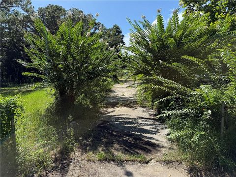 Photo of 13940 Railroad Street, Bayou La Batre, AL 36509 (MLS # 7623061)