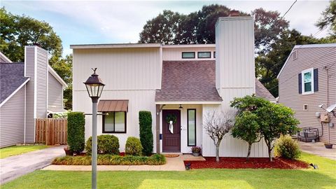Photo of 1056 Mccay Avenue, Mobile, AL 36609 (MLS # 7800659)