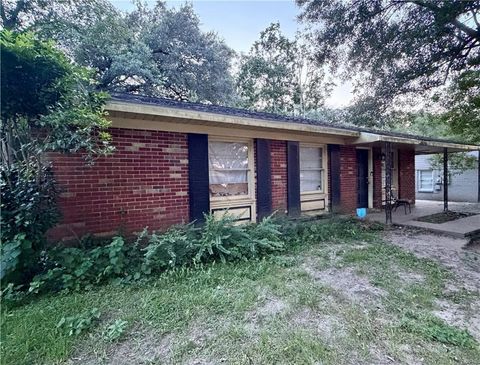 Photo of 402 La Rose Drive, Mobile, AL 36609 (MLS # 7805591)