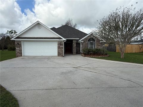 Photo of 16977 Heartland Circle, Robertsdale, AL 36567 (MLS # 7734200)