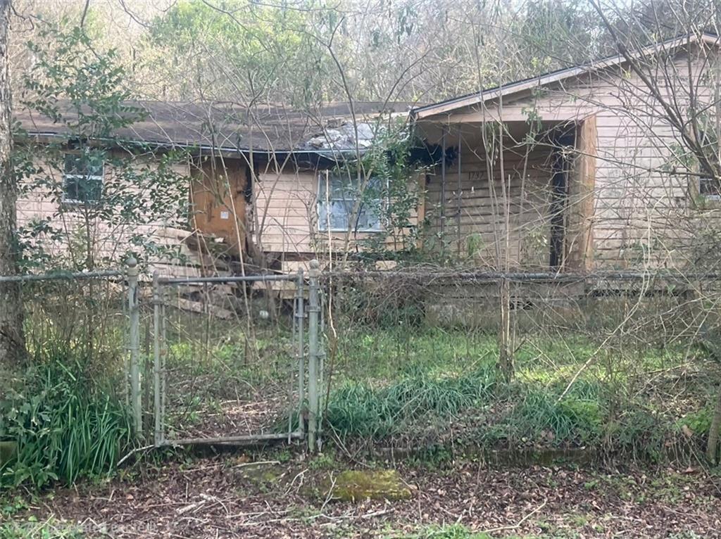 1737 Annette Avenue - Photo 2