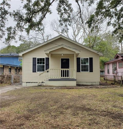 Photo of 1710 Waterford Street, Mobile, AL 36605 (MLS # 7664290)