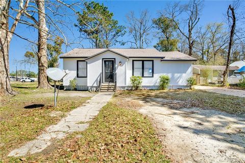 Photo of 552 Kansas Street, Chickasaw, AL 36611 (MLS # 7692937)