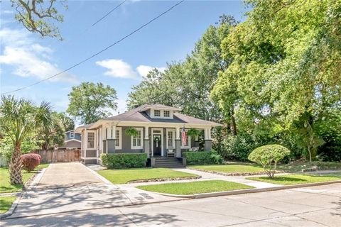 Photo of 4 Bienville Avenue, Mobile, AL 36606 (MLS # 7767061)