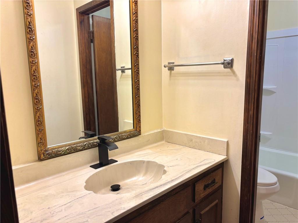 Mobile, Alabama 36695, United States, 4 Bedrooms Bedrooms, ,2 BathroomsBathrooms,Residential,Active,120694