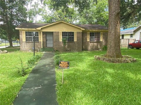Photo of 701 Bond Street, Mobile, AL 36607 (MLS # 7737084)