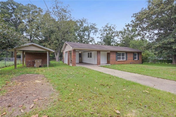 3001 CHARMINGDALE DR E, MOBILE, AL 36618 - Image e11f7aedf5f2e44a7b3b9dd15fa7cc8d/307042525