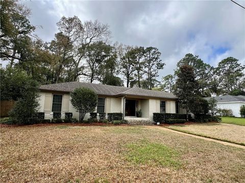 Photo of 4055 Westmoreland Drive S, Mobile, AL 36609 (MLS # 7730837)