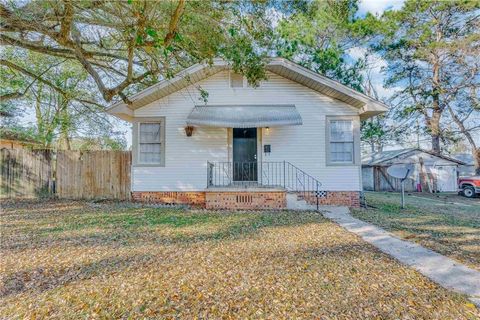 Photo of 3 Canal Street, Chickasaw, AL 36611 (MLS # 7724458)