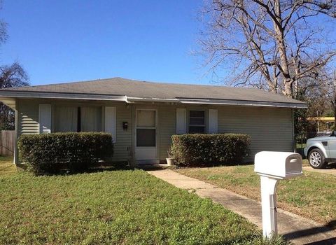 Photo of 1404 Odette Avenue, Mobile, AL 36605 (MLS # 7804395)