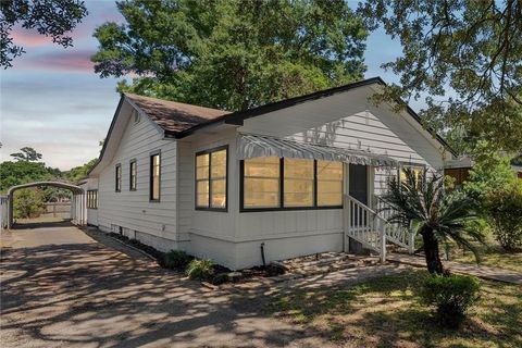 Photo of 313 Morgan Avenue, Mobile, AL 36606 (MLS # 7799109)