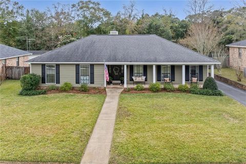 Photo of 2112 Pine Needle Drive E, Mobile, AL 36609 (MLS # 7687841)